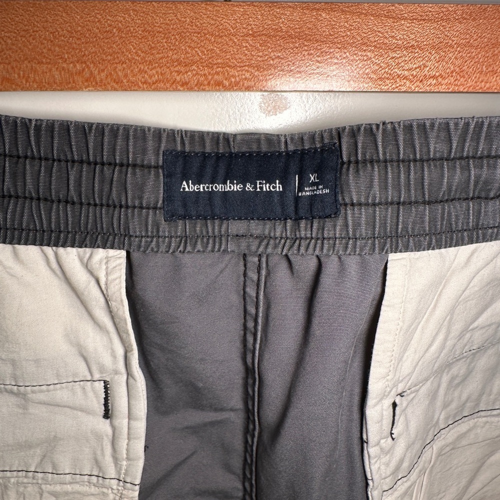 ABERCROMBIE & FITCH - Classic Flat Front 5 Inch Shorts, Menβs XL, Slate Grey - Picture 6 of 9